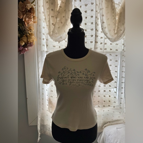 American Eagle Outfitters Tops - Cream Graphic Tee